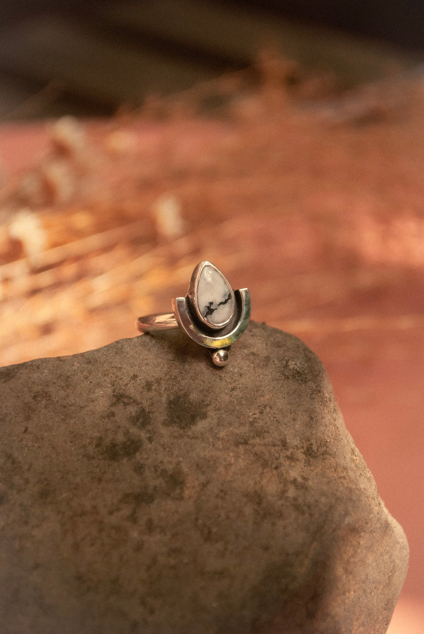 Deco Ring - White Buffalo Size 5.5