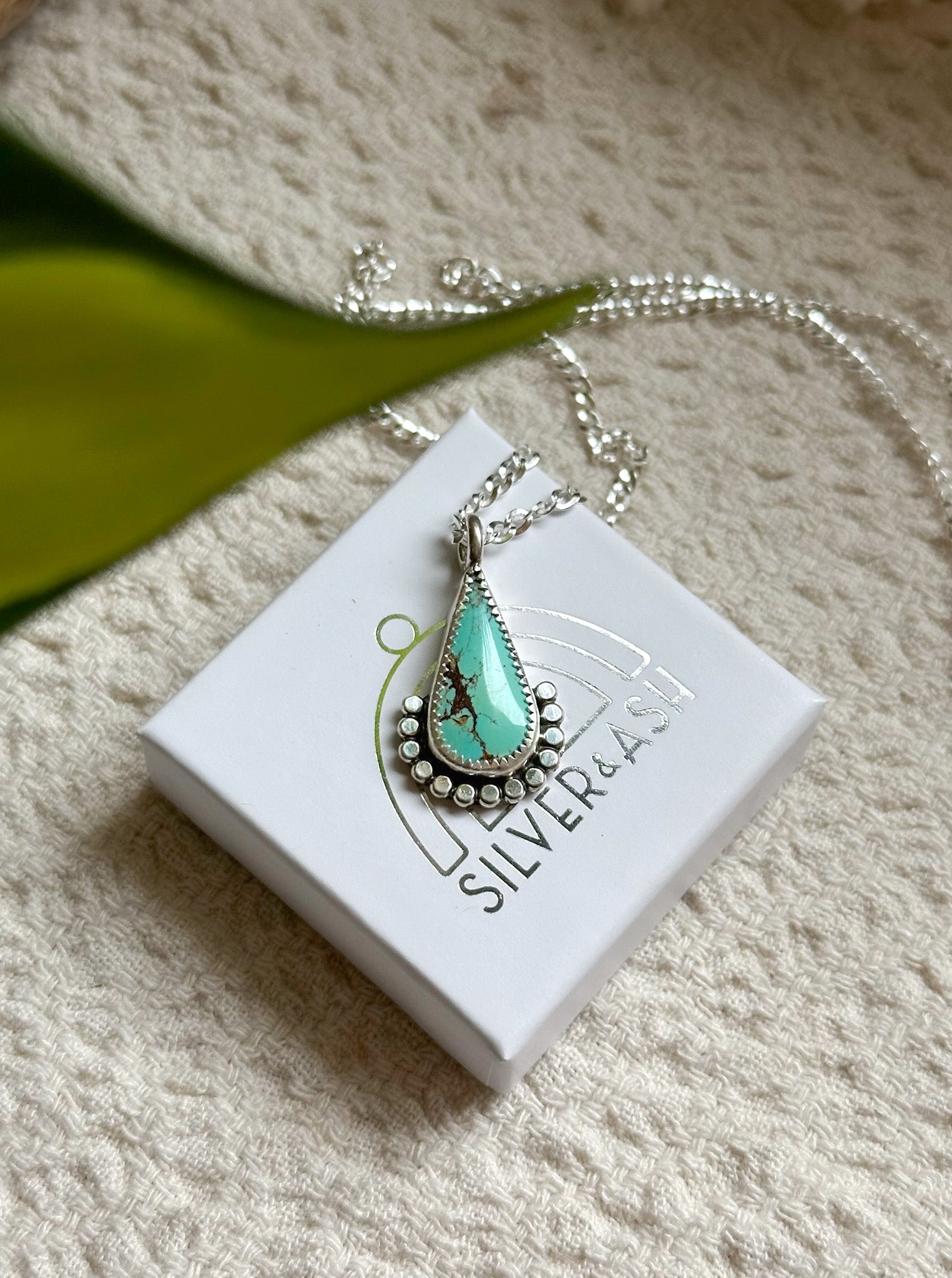 bulky turquoise necklace