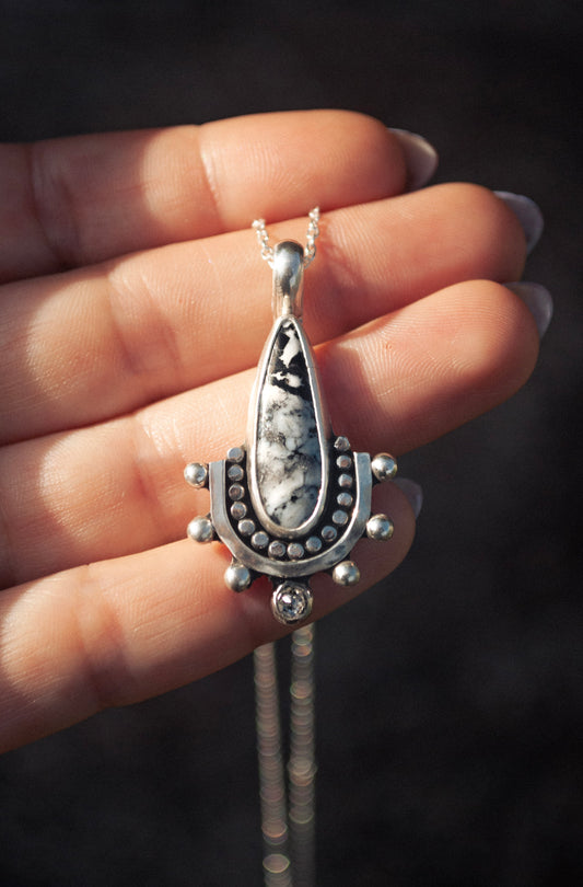 Wayfinder Necklace - White Buffalo