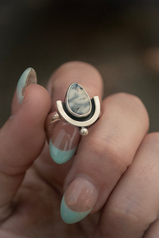 Deco Ring - White Buffalo Size 6