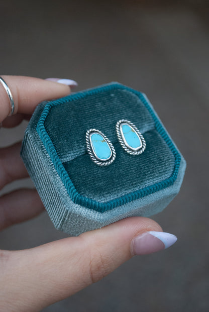 Stone & Rope Studs