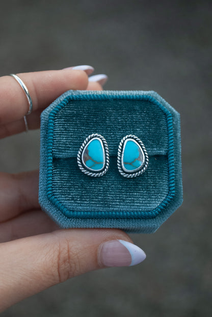 Stone & Rope Studs